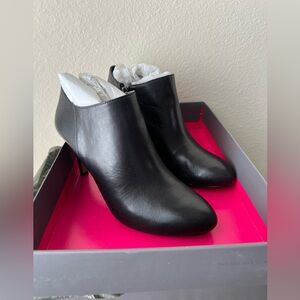 Vince Camuto Elegant Black Ankle Boots